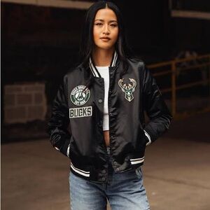 pro standard milwaukee bucks retro classic satin jacket
